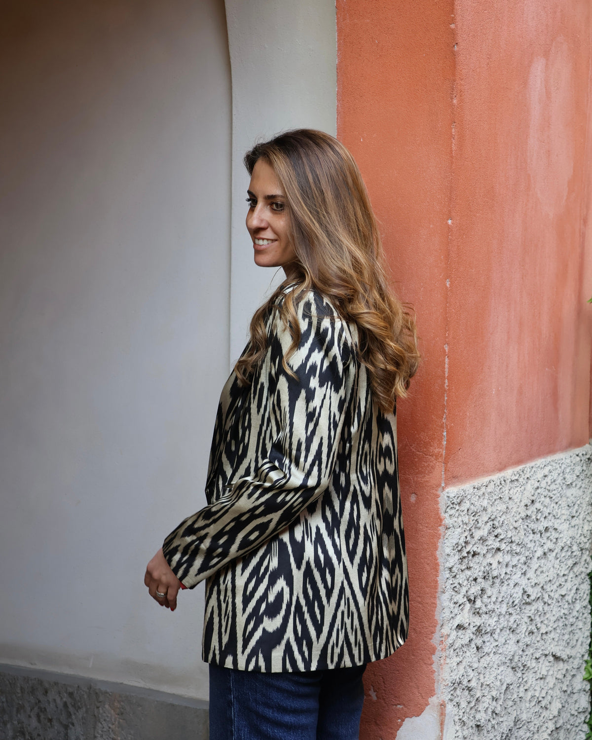 Blazer donna primavera 2026: i modelli Khiva e Samarcanda di Anirav Brand