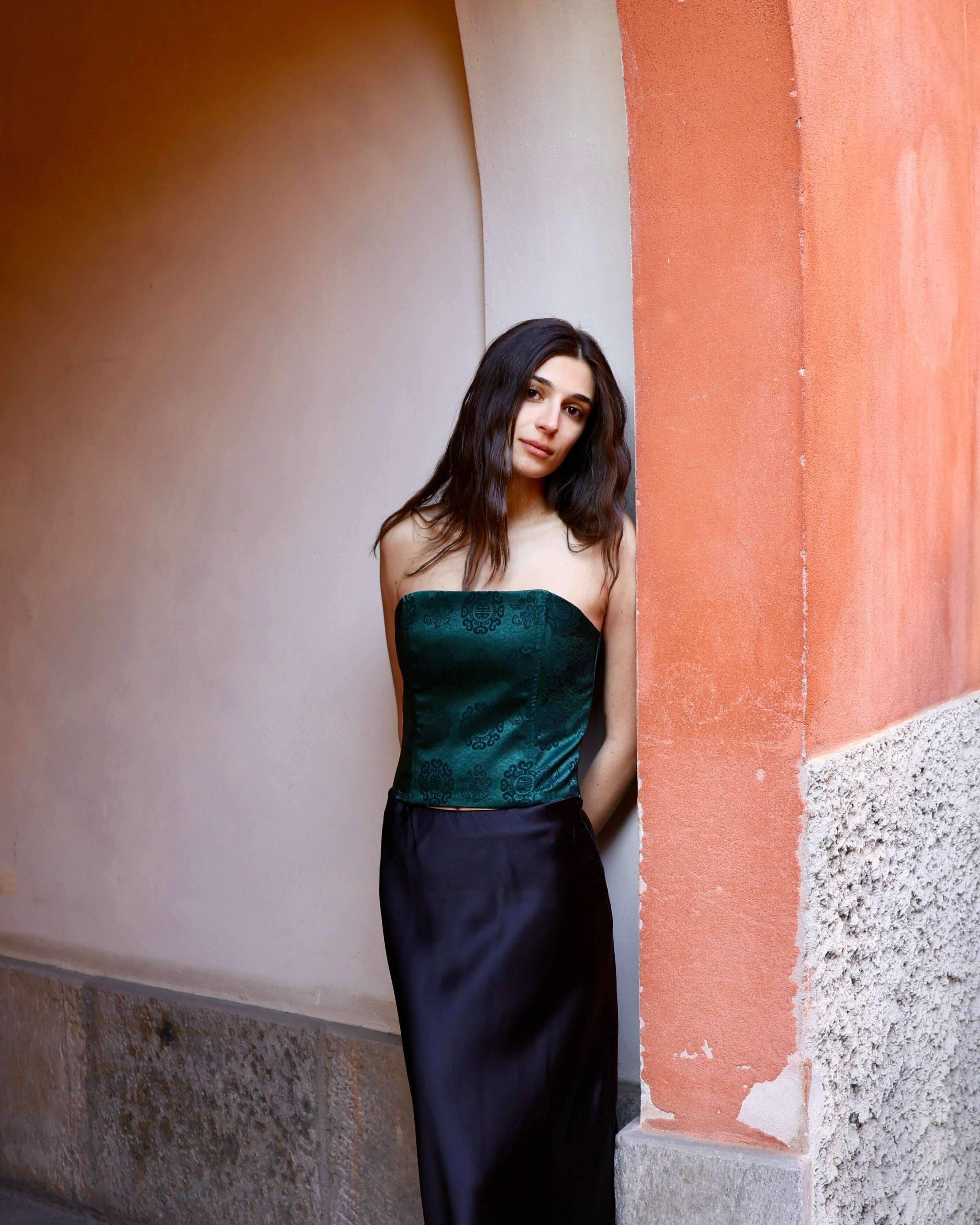 corsetto outfit aperitivo donna look sofisticato
