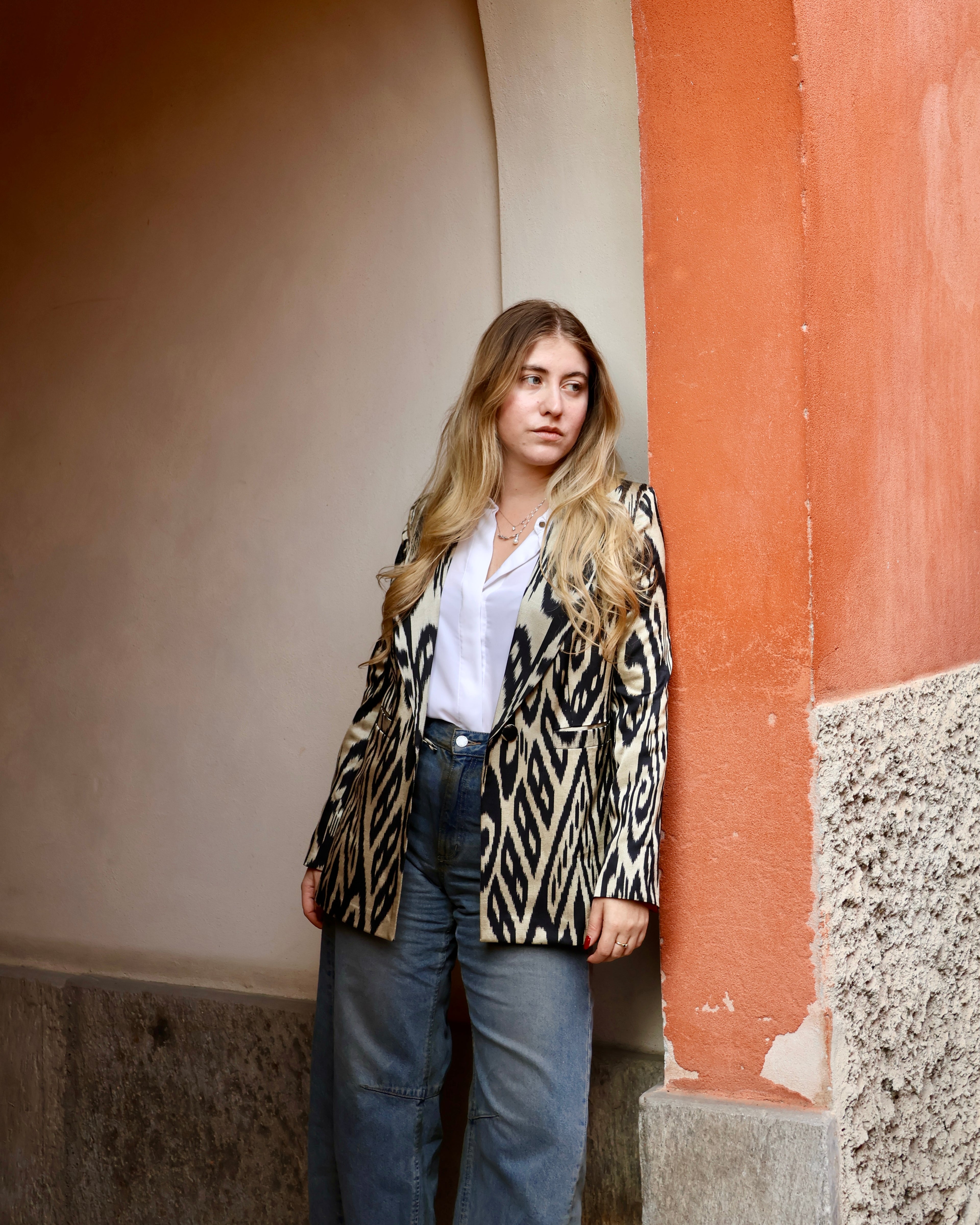 giacca donna Khiva in tessuto ikat bianco e nero