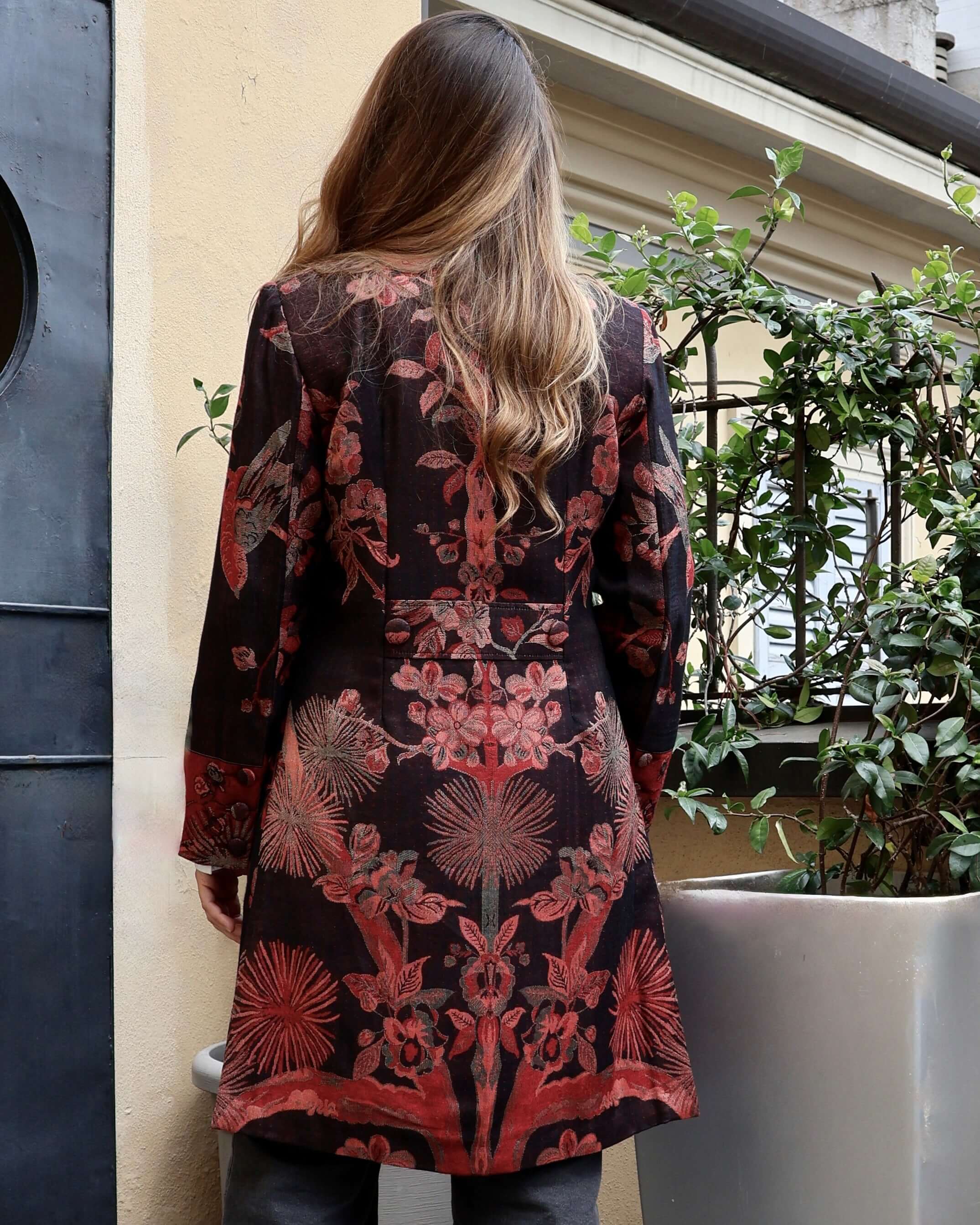 cappotto artigianale cashmere e seta nero anirav brand milano fatto a mano