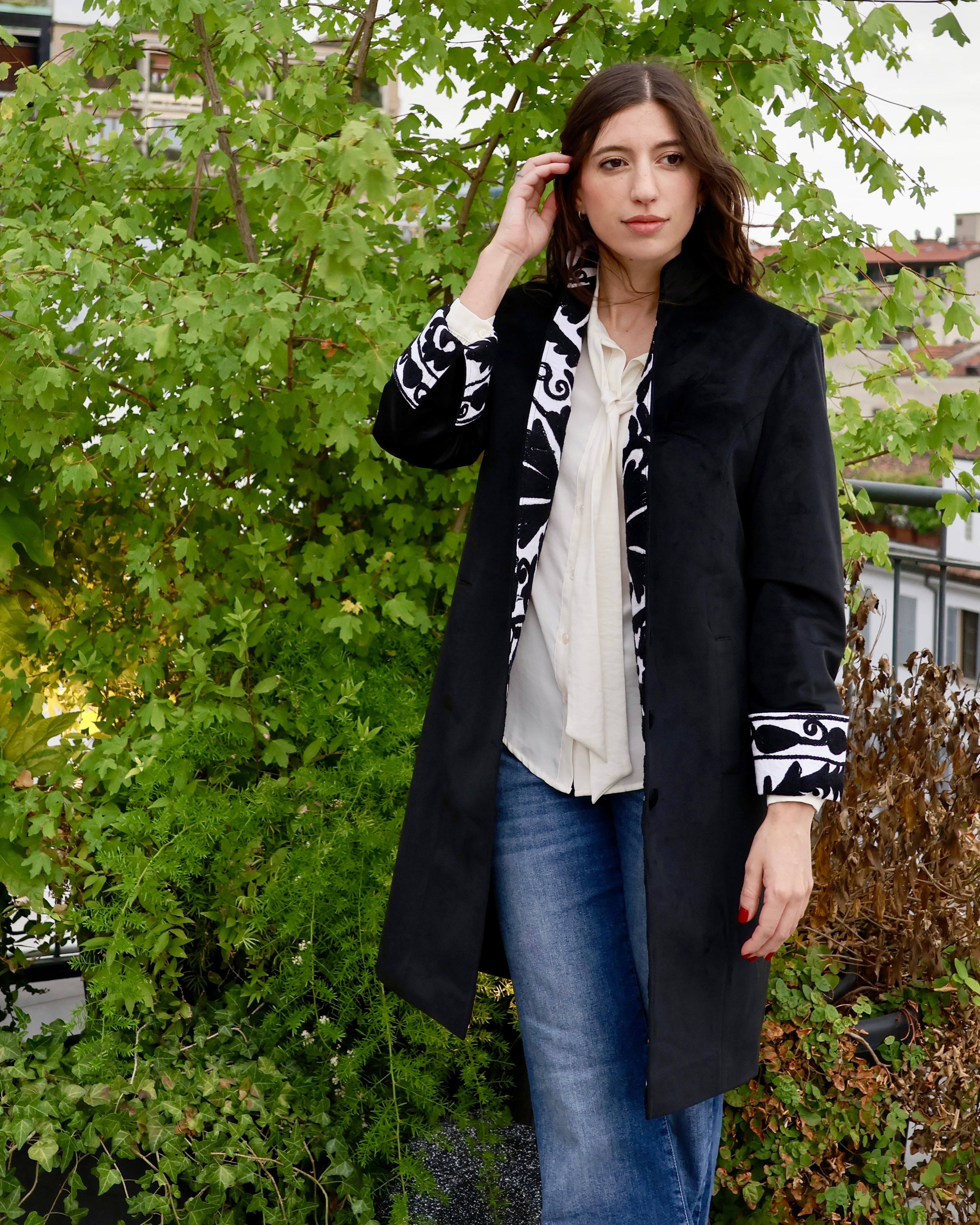 cappotto Jaipur nero velluto di seta ricamo suzani 