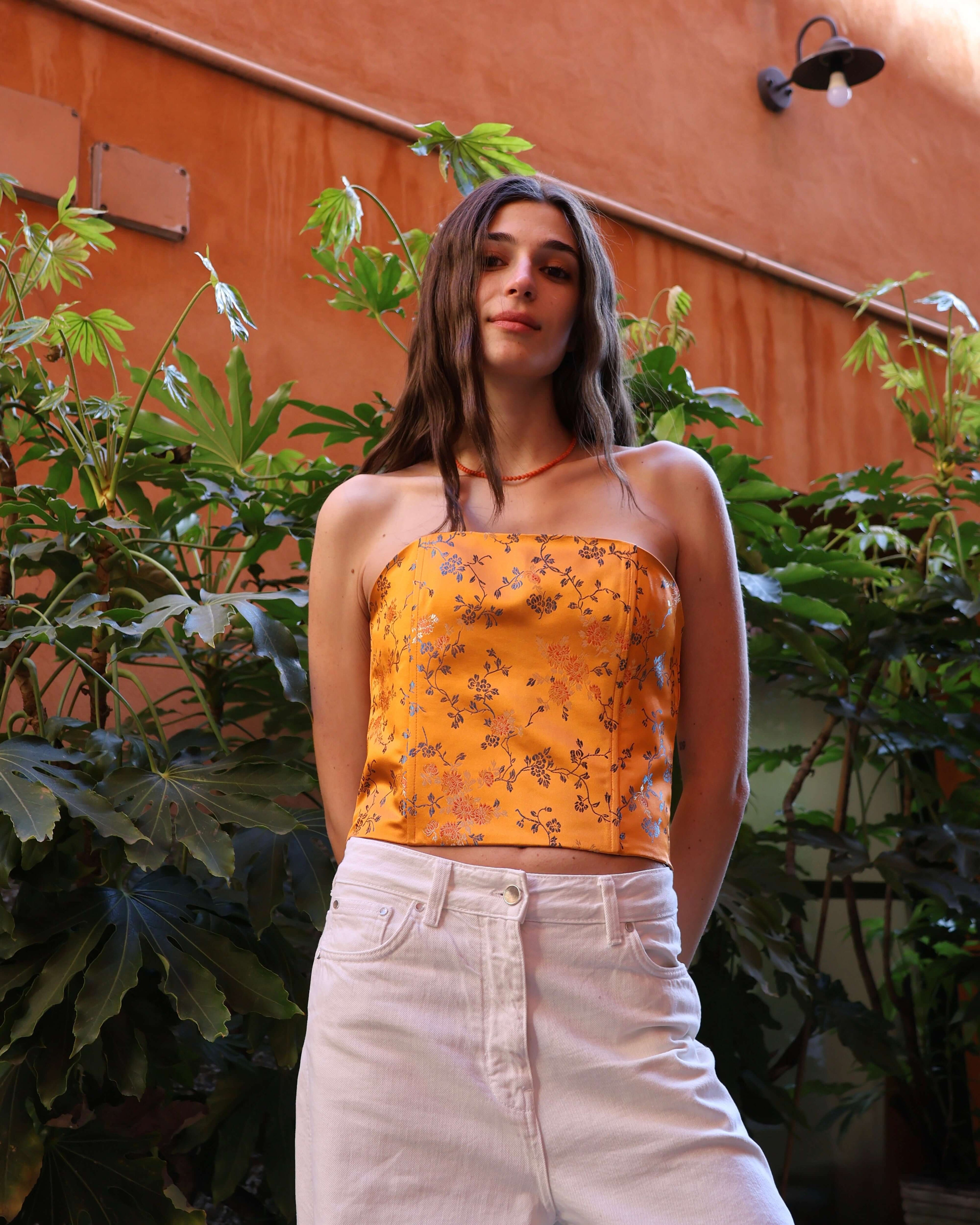 corsetto outfit primavera estate look contemporaneo
