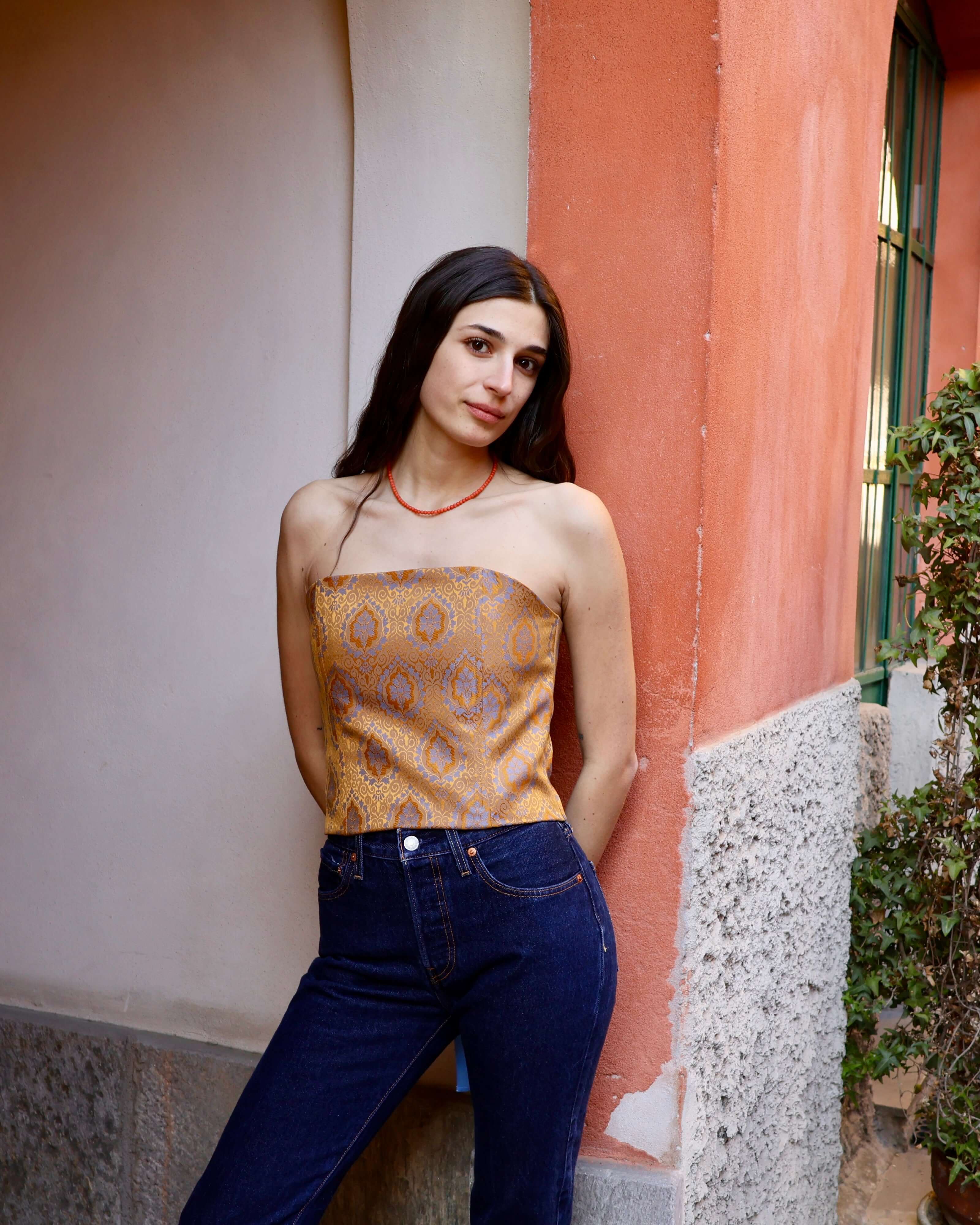 corsetto moda donna tendenza outfit 2025
2026