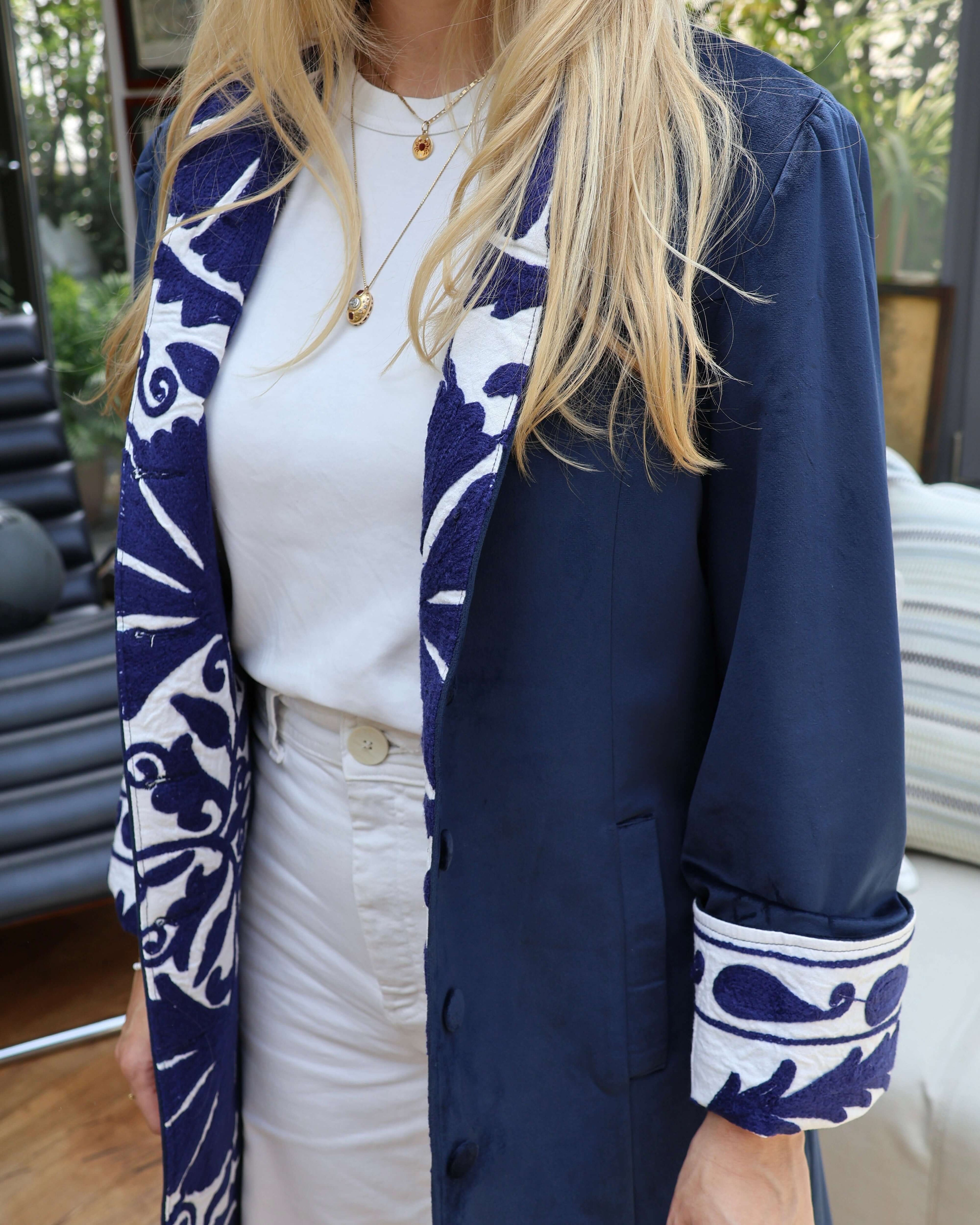 cappotto Jaipur ricamo suzani blu fatto a mano india anirav brand