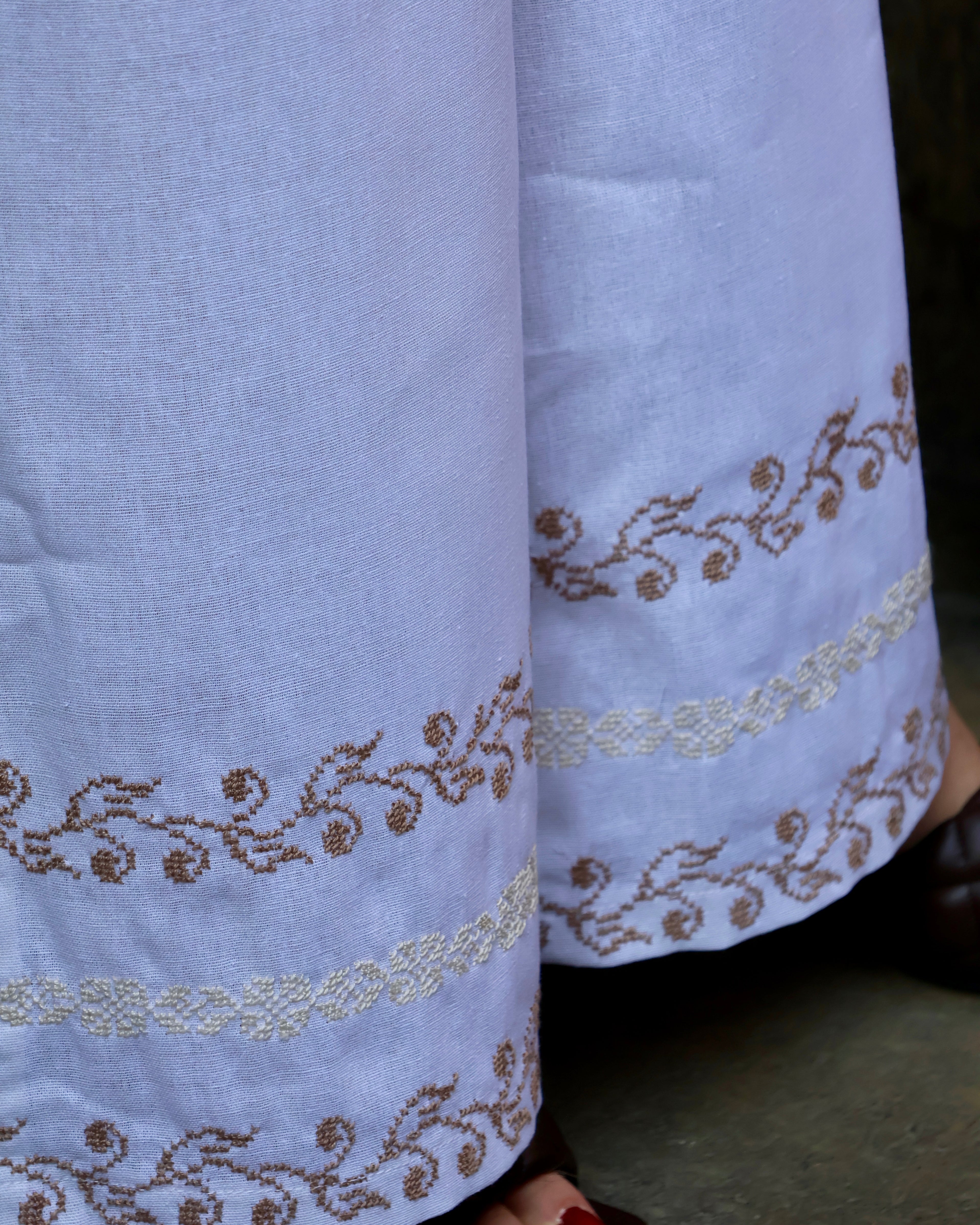 Petra trousers in linen and hand-embroidered